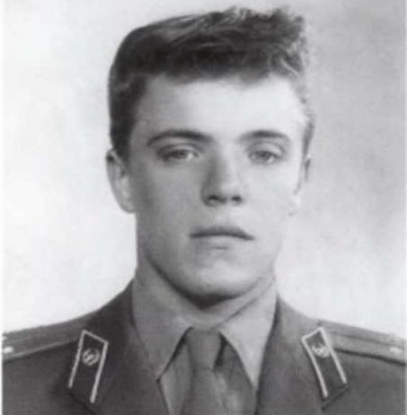 Борис Громов в молодости