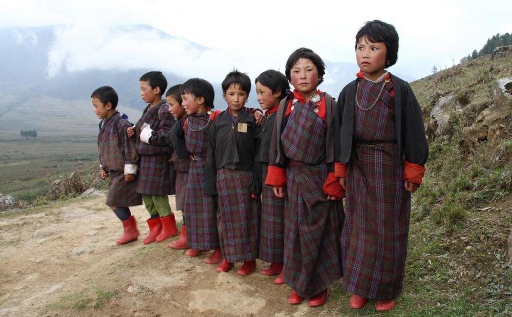 Школьники Бутана