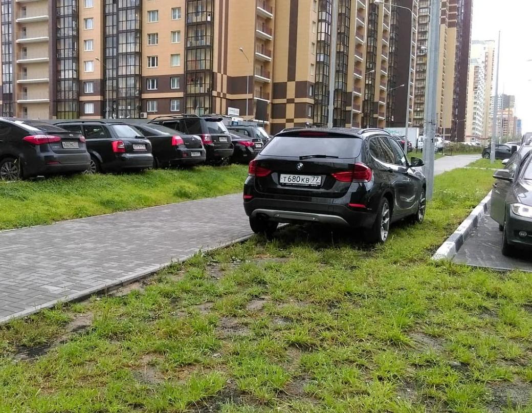 С каждым голом проблема парковок только усугубляется.