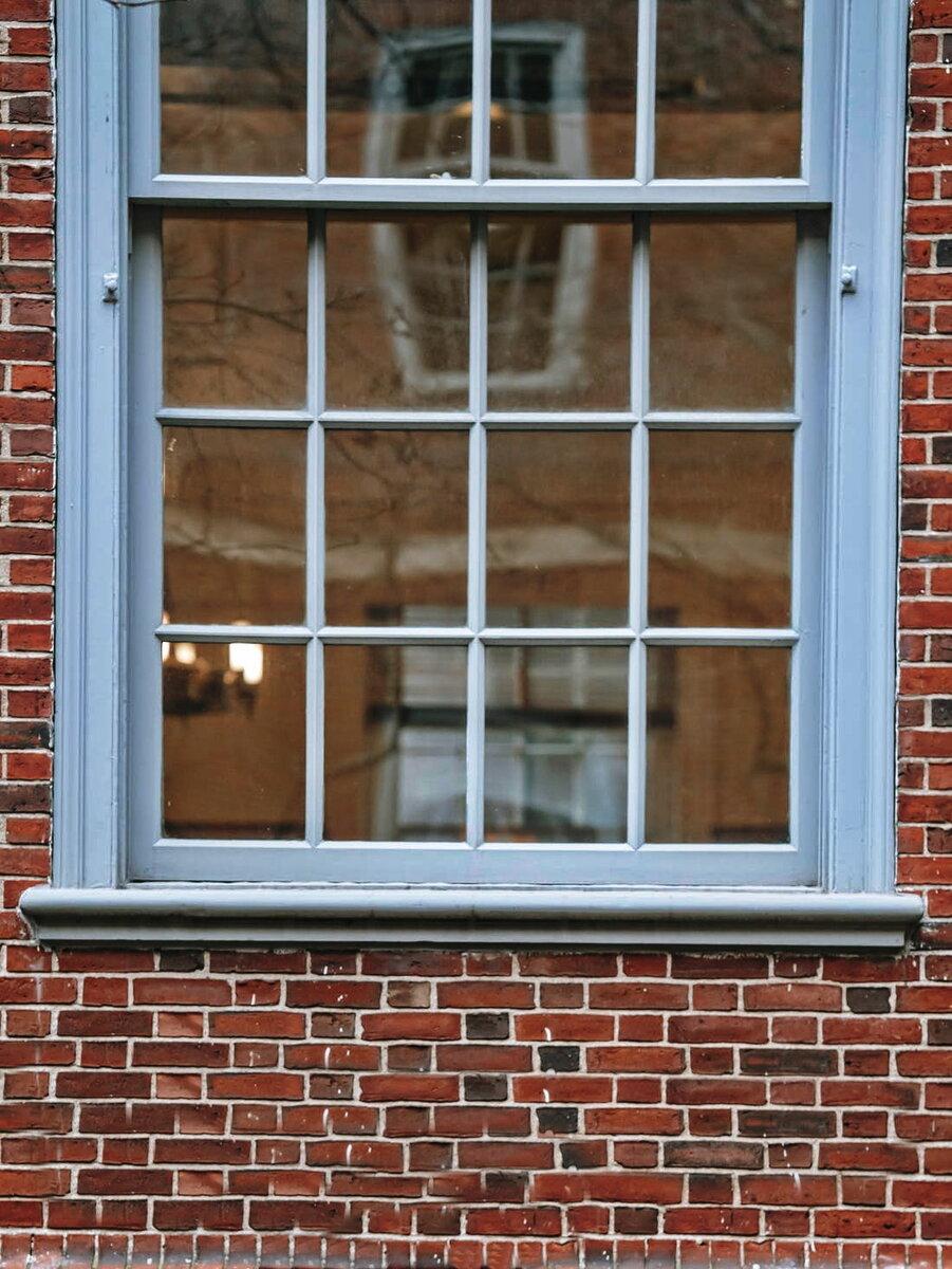 Типичное английское окно. Фото сделано по просьбе автора