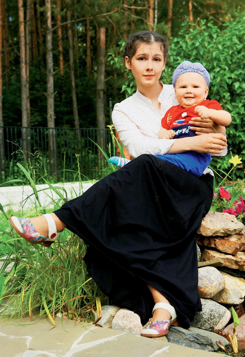 Полина с сыном. Фото Яндекс.Картинка.