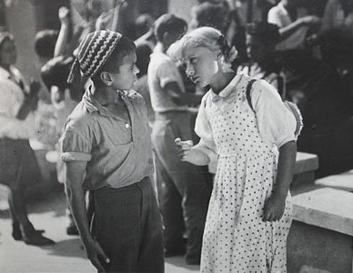 Кадр из фильма "Разбудите Леночку", 1934 год.