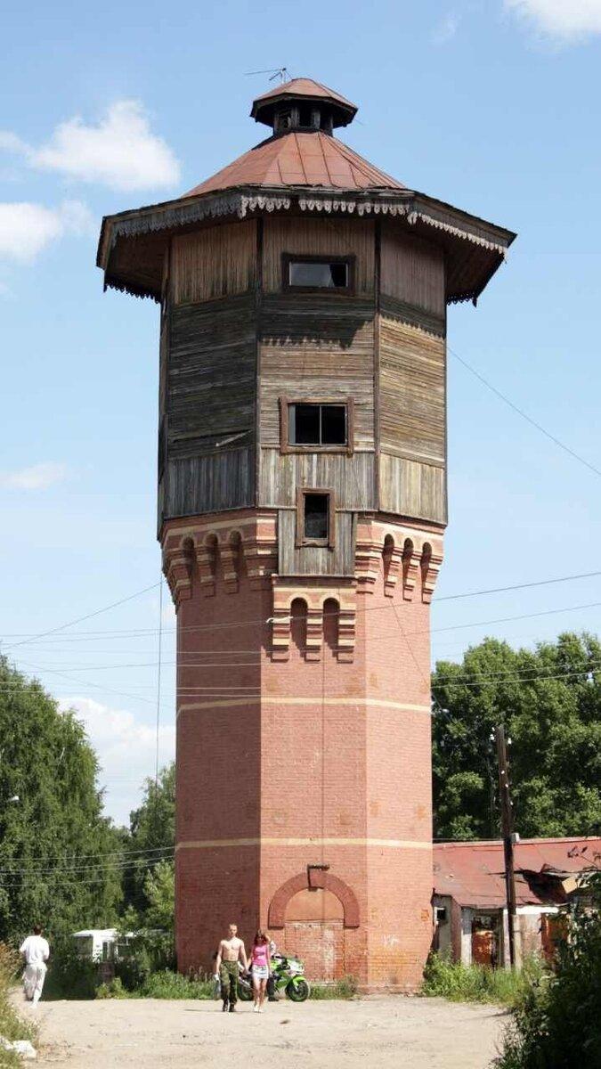 Так выглядела башня до восстановительных работ. Фото из архива Александра Лунева, 2013 год. Источник изображения: https://vk.com/lunev.tomsk