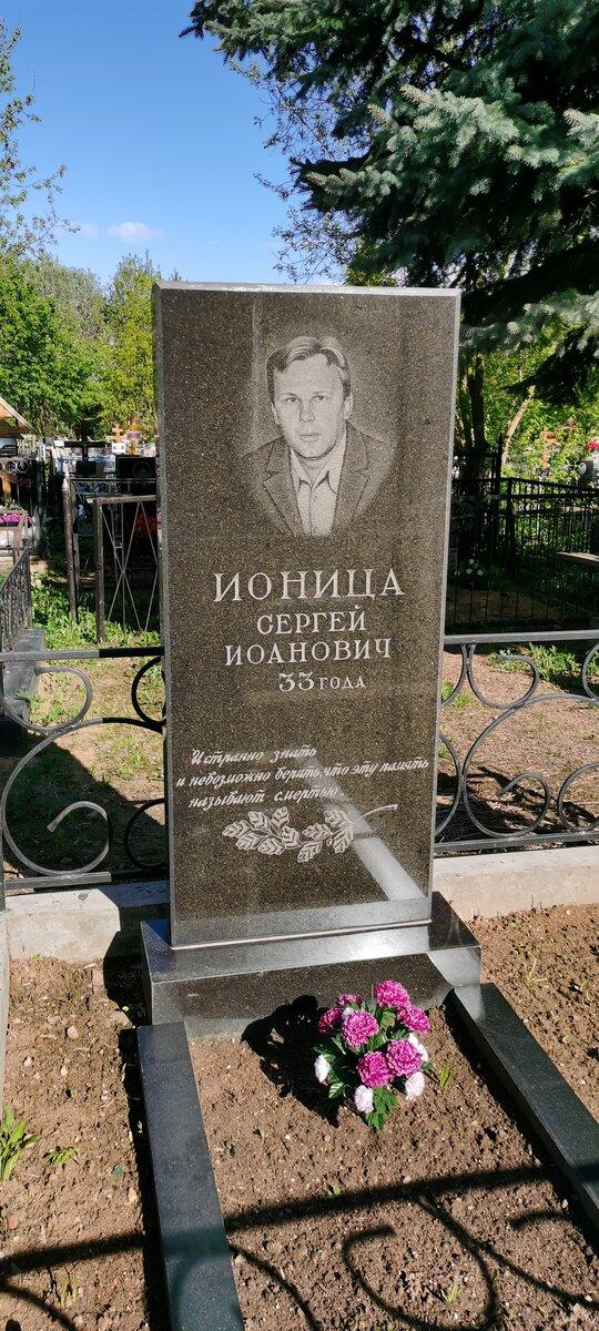 Могилы людей, тесно связанных с преступным миром, можно найти на любом известном кладбище Москвы.-2