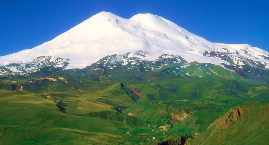 Эльбрус – один из немногих вулканов с мощной ледниковой коркой