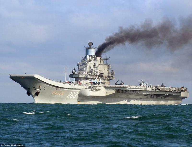 «Адмирал Кузнецов» и его дымовой след