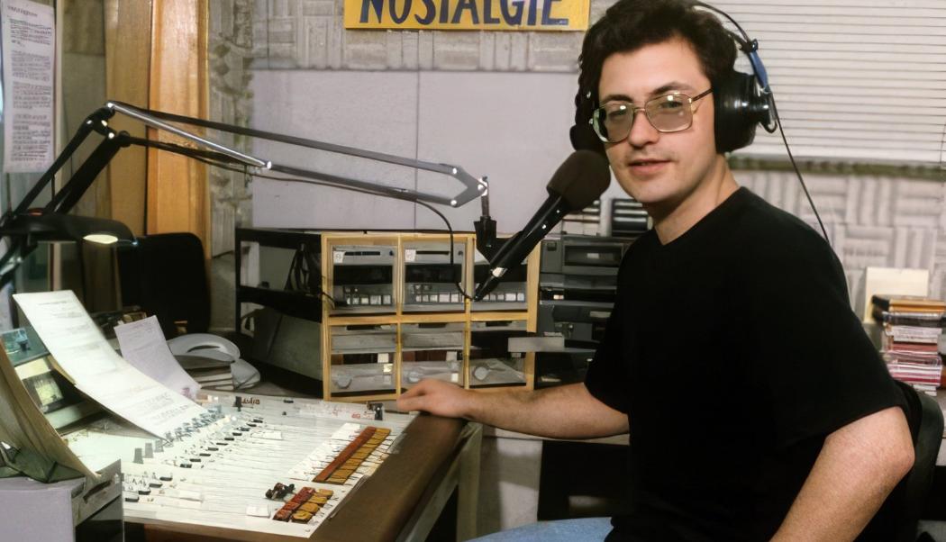 Андрей Норкин в молодости в первый год работы на радио