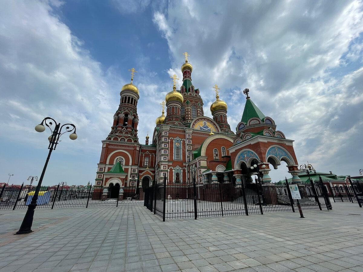 Благовещенский собор, чьим прообразом является храм Спаса на Крови в Санкт-Петербурге.