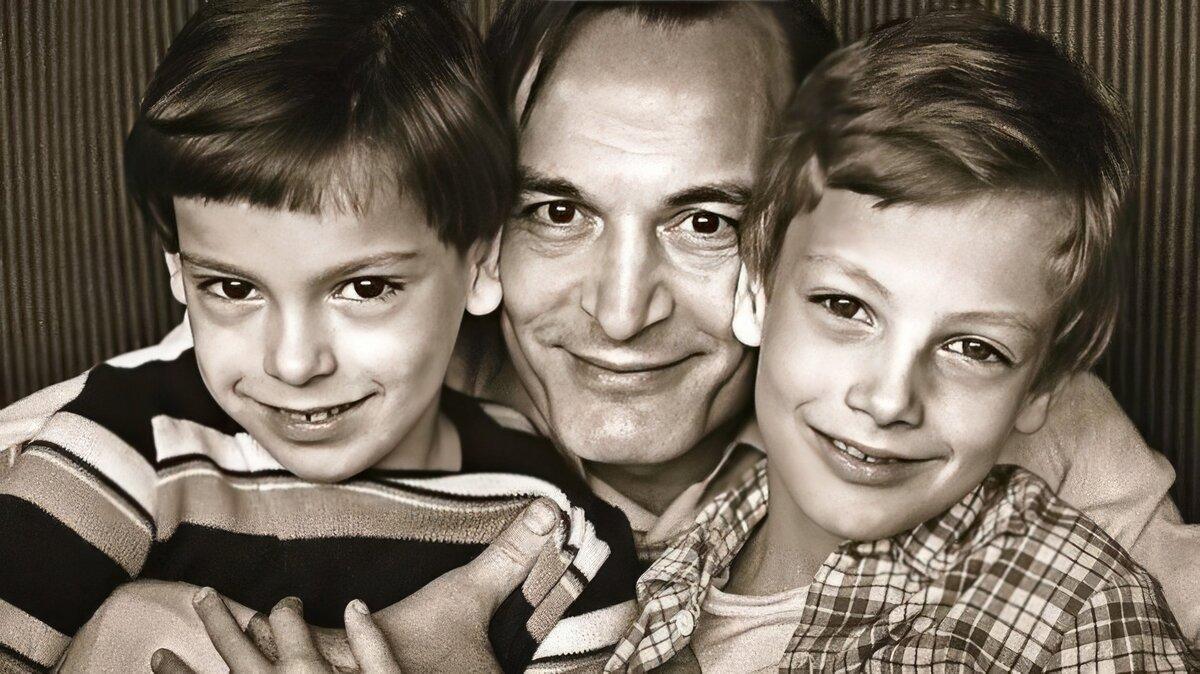 Василий Лановой  с сыновьями