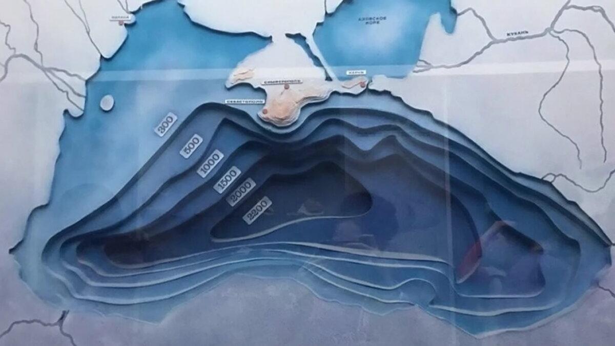 Дно Чёрного моря имеет форму карьера.  Источник фото: https://aftershock.news/sites/default/files/u38336/IMG_20221208_005632.jpg