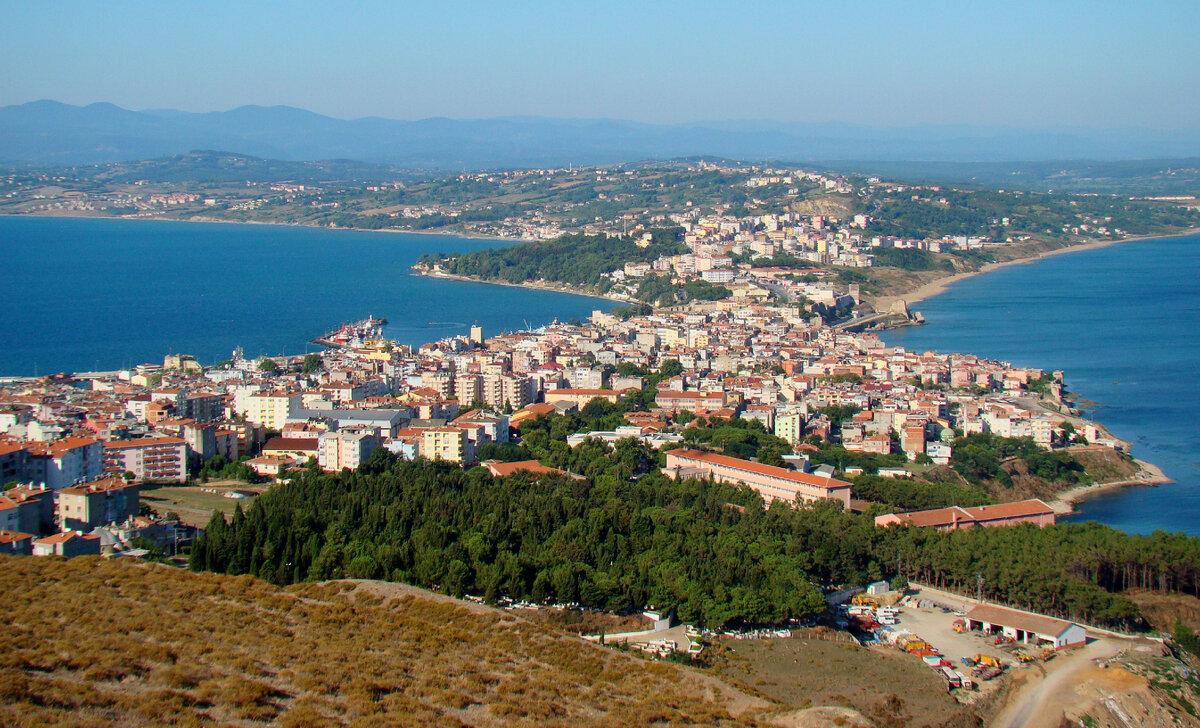 Лично мне кажется, что визуально панорамы черноморского побережья Турции подозрительно похожи на крымские пейзажи