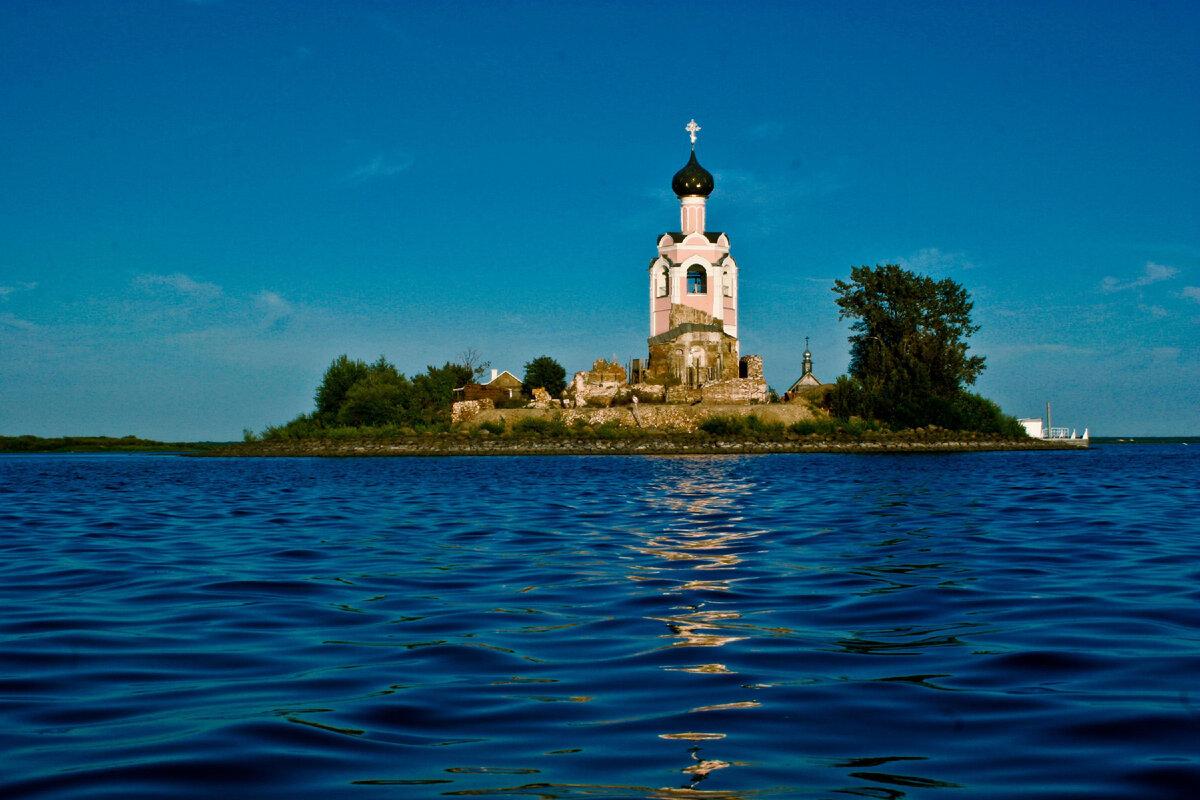 Рядом с посёлком Борки Шиловского района есть очень красивое озеро, которое называется "Святое".-3