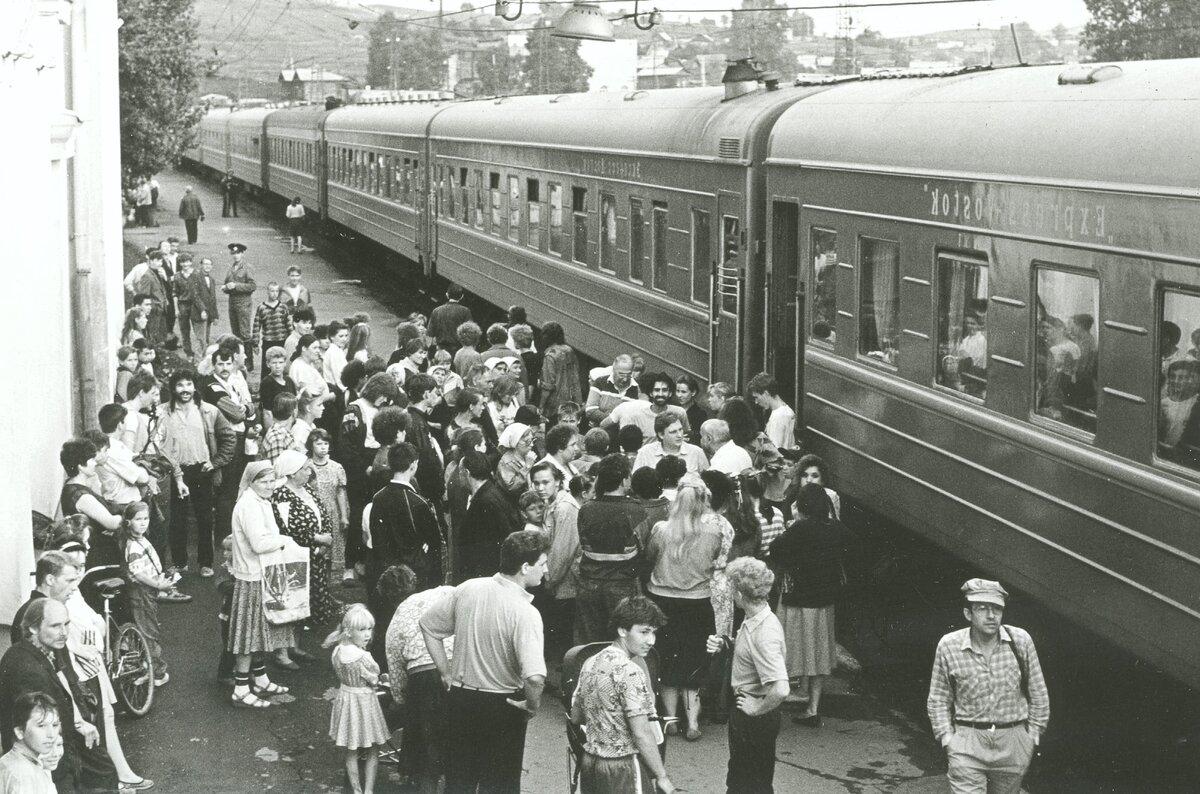 Этот невообразимый случай произошёл в июле 1980 года. Поезд, следовавший из столицы, остановился в городе Курск. Началась посадка. Все вагоны открылись, кроме вагона №7.