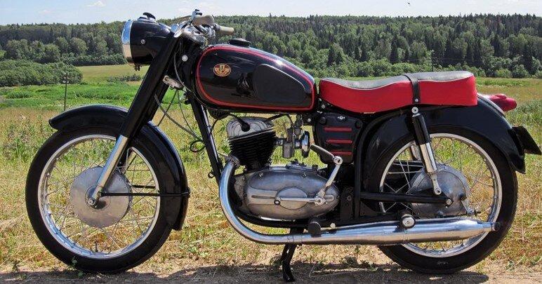 Модели мотоциклов, которые были созданы в период Советского Союза, отличались техническими характеристиками и выбор пусть и не большой, но был.-8
