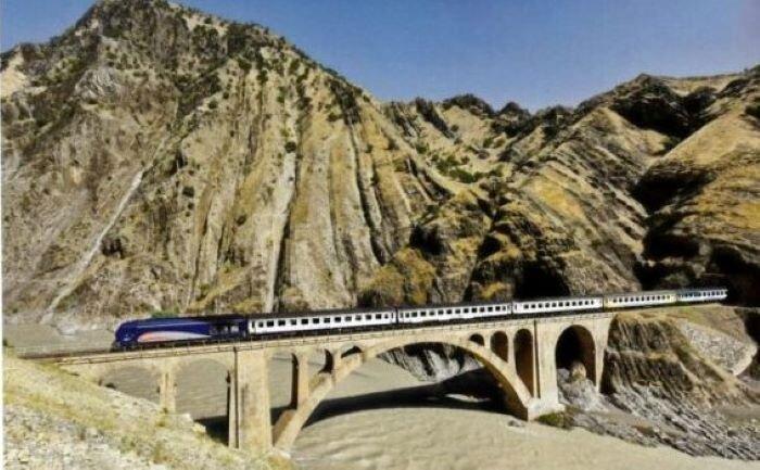 Трансиранская магистраль является альтернативой "Иранской реке", но требует модернизации и расширения. Источник фото: "Objectif-Rail" № 77/ 2016 год 