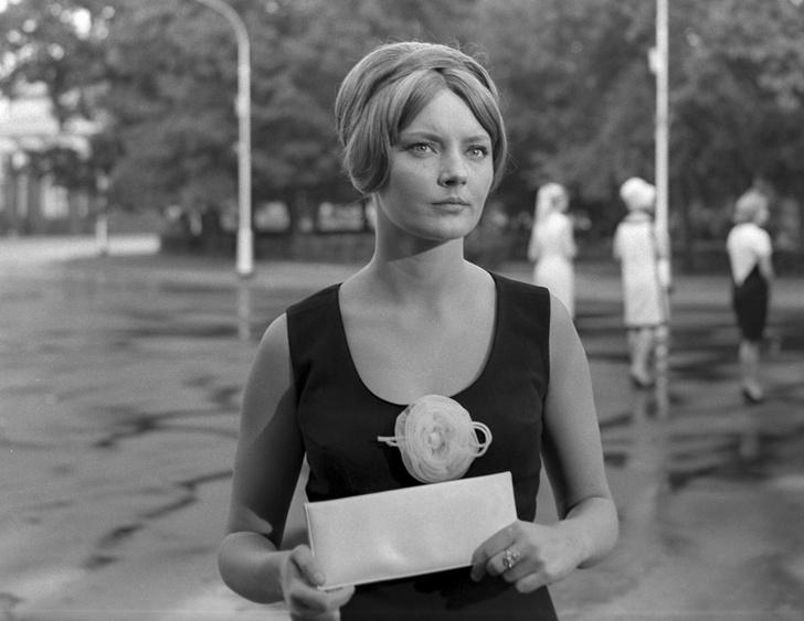 Марианна Вертинская в фильме «Его звали Роберт», 1967 год