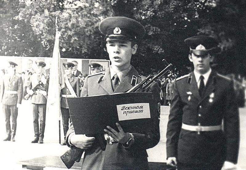 Молодой Вадим Казаченко в армии