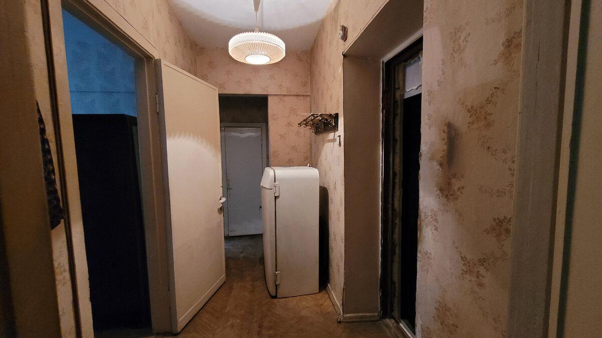 Сегодня я покажу квартиру, где никто не жил более 35 лет. Внутри все комнаты и утварь остались будто при СССР.-3