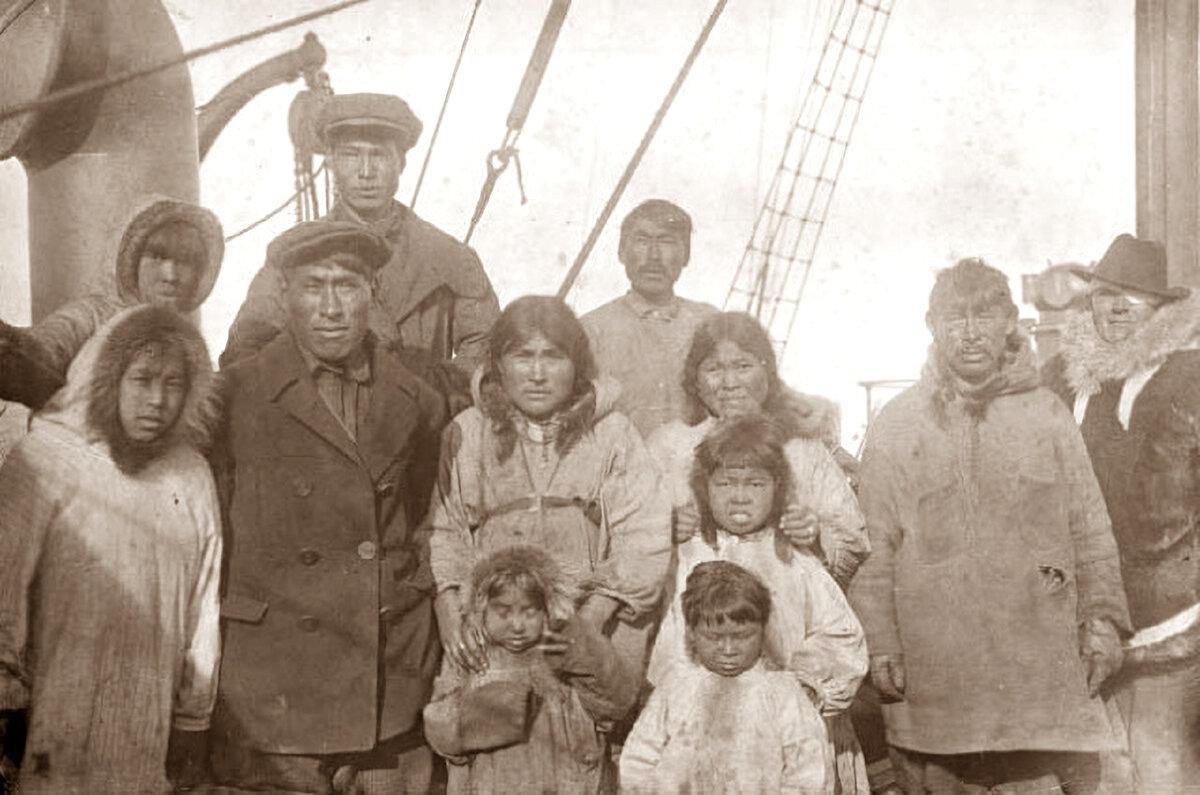 Колонисты острова Врангеля на борту канонерской лодки «Красный Октябрь», 19 августа 1924 года