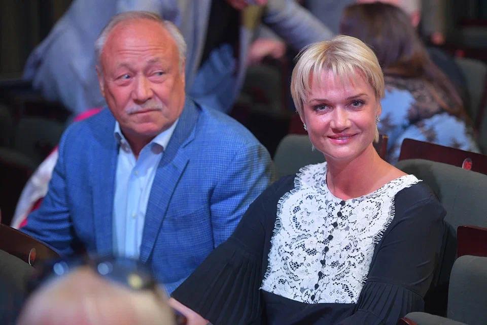 С супругом Олегом Кочневым.
