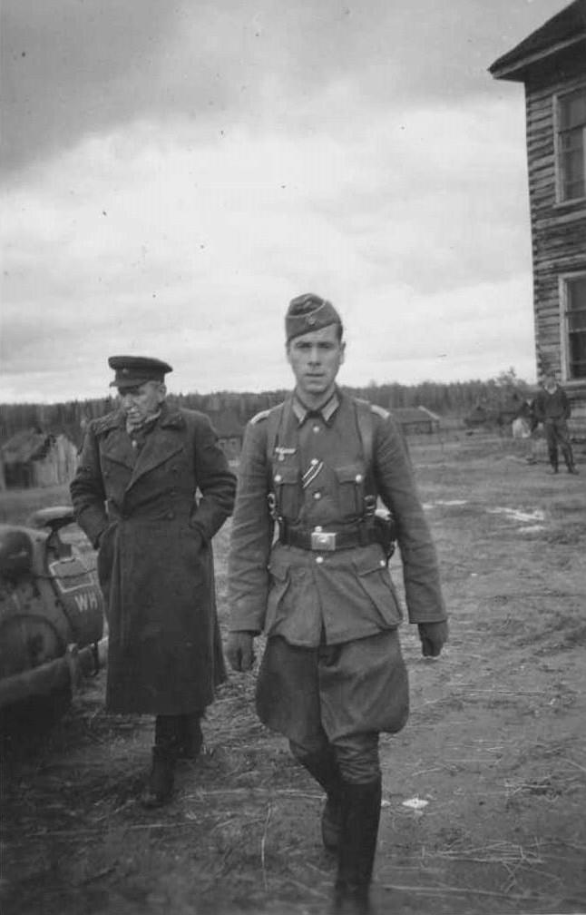 Генерал-майор Вишневский С.В. назначенный командующим в окружённую 19 А, но не вступивший в должность (бывший командующий 32 А). 