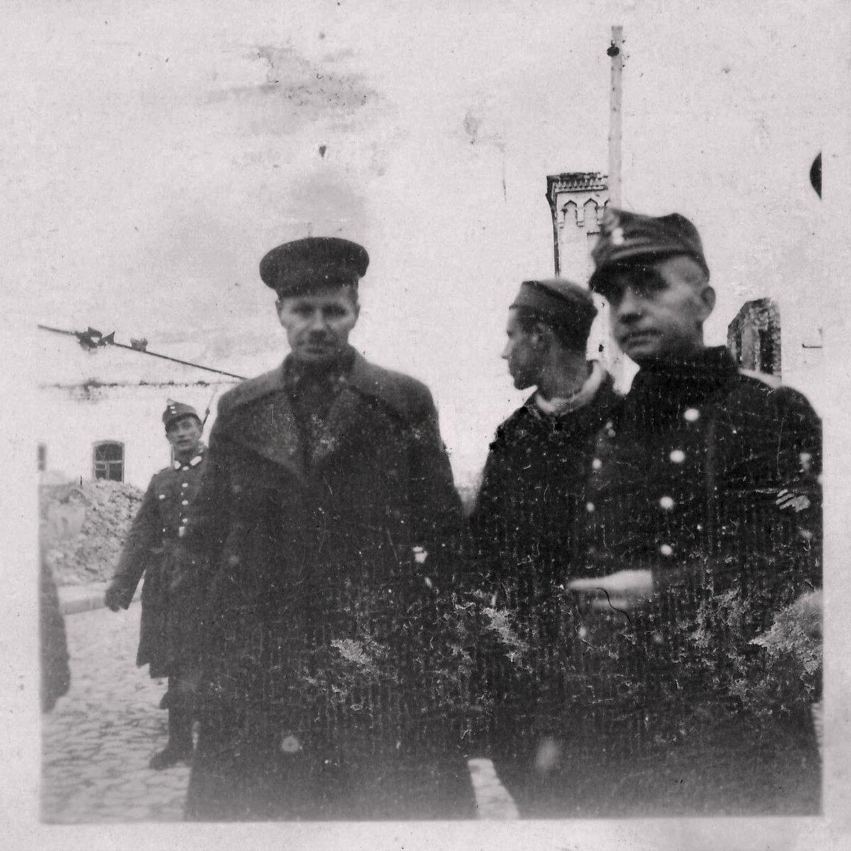 Генерал-майор Скугарев Иван Михайлович, командир 219 СД. 