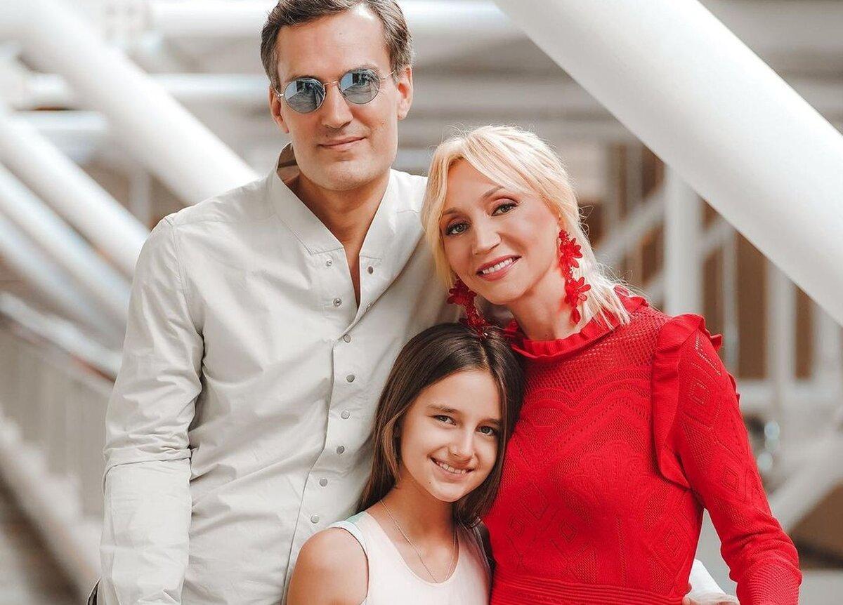 Всем привет. Сегодня предлагаем узнать, кто из российских знаменитостей смог стать родителями с помощью ЭКО.-9