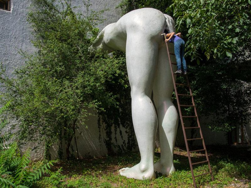 Скульптура «Подхалимство» (фото: prague-secrete.fr)