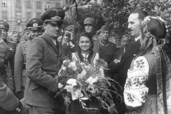Какие советские города сдались без боя Гитлеру