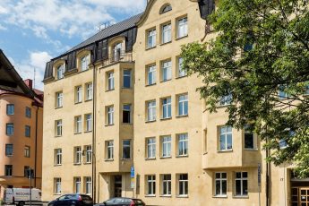 У нас такого не встретишь: женщина из Швеции показала свою квартиру в 34 квадрата