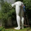 Не «глиной» единой: 7 скандальных скульптур в городах мира